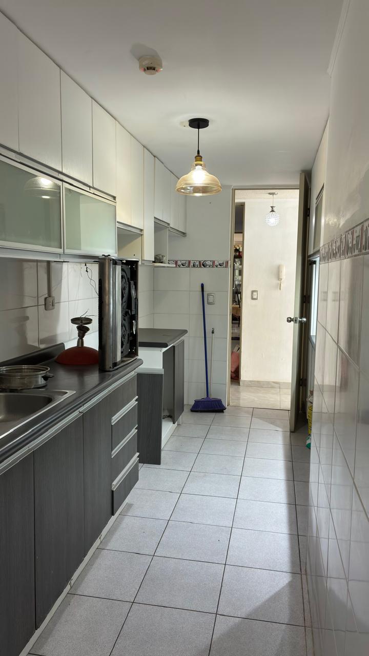 OPORTUNIDAD ALQUILER EN AVENIDA BRIGIDA SILVA DE OCHOA 3 dormitorios 2 baños 1 balcón